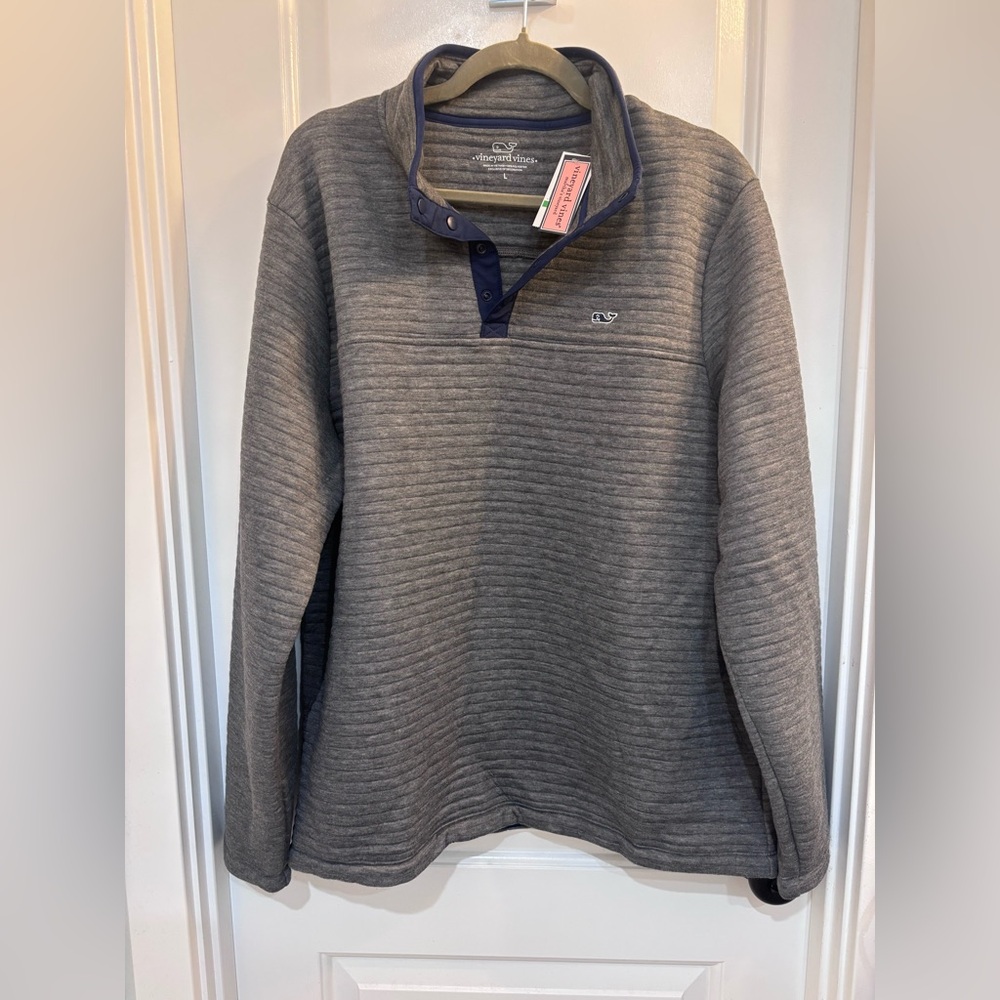 NEW w/tags! Vineyard Vines Gray Channel Quilted Snap Pullover w/ Navy Trim Sz L